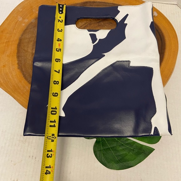 Retired TransVersion Travel tote Clutch Bag - Picture 13 of 13